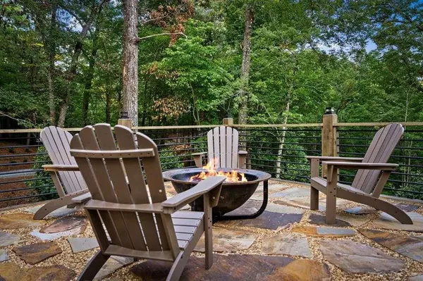 241 Wolf Creek Mountain RD, Mineral Bluff, GA 30559