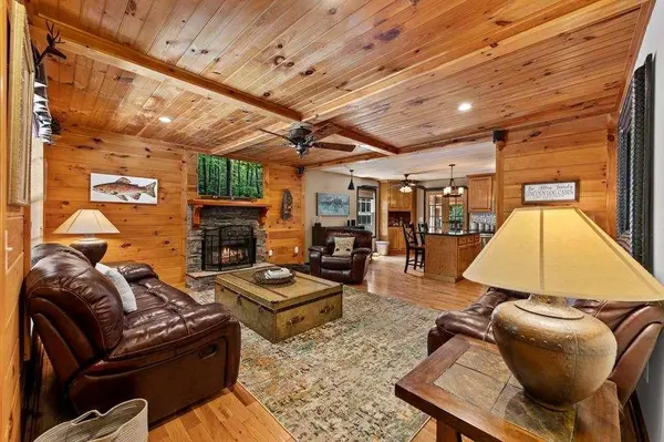 93 Misty Mountain TRL, Morganton, GA 30560