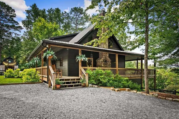 185 Austin Mountain RD, Copperhill, TN 37317