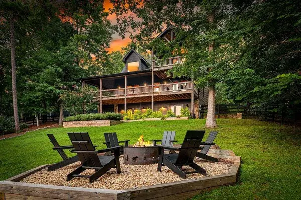 185 Austin Mountain RD, Copperhill, TN 37317