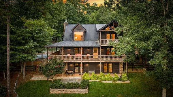 185 Austin Mountain RD, Copperhill, TN 37317