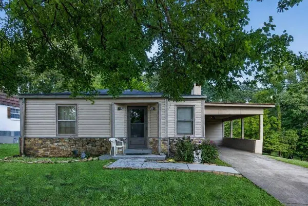 959 Hillcrest DR, Mccaysville, GA 30555