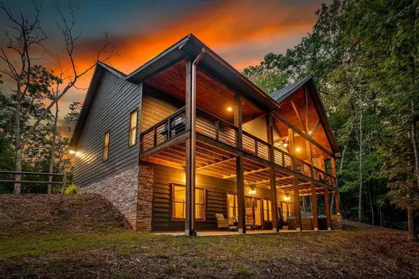 1081 Dills RD, Blue Ridge, GA 30513