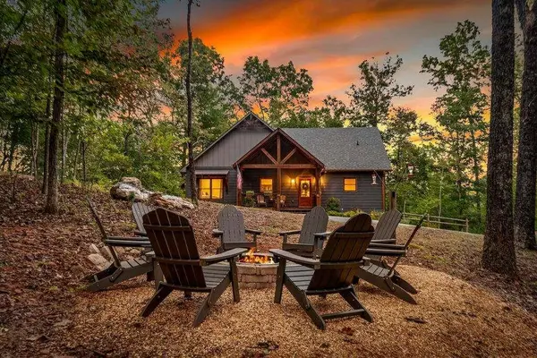 1081 Dills RD, Blue Ridge, GA 30513