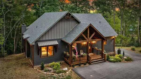 1081 Dills RD, Blue Ridge, GA 30513