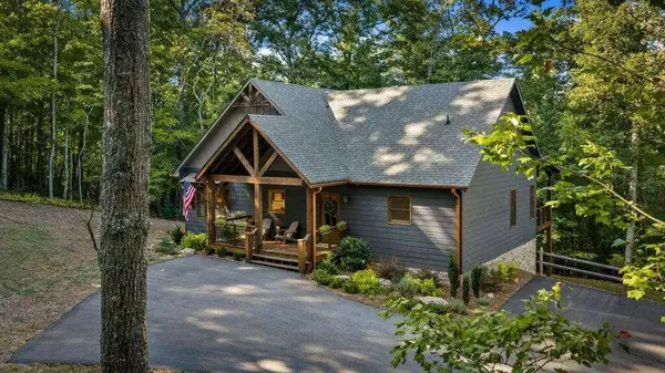 1081 Dills RD, Blue Ridge, GA 30513