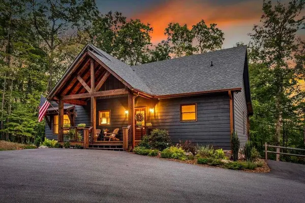 1081 Dills RD, Blue Ridge, GA 30513