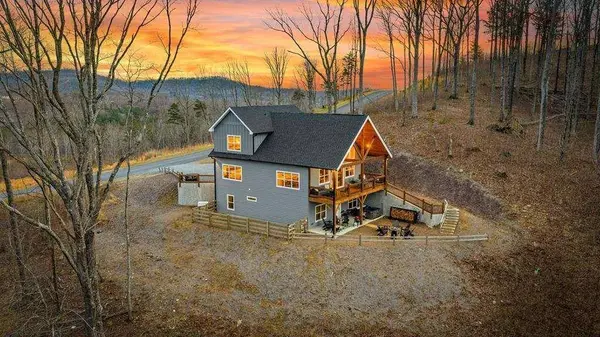 1016 Twisted Oak RD