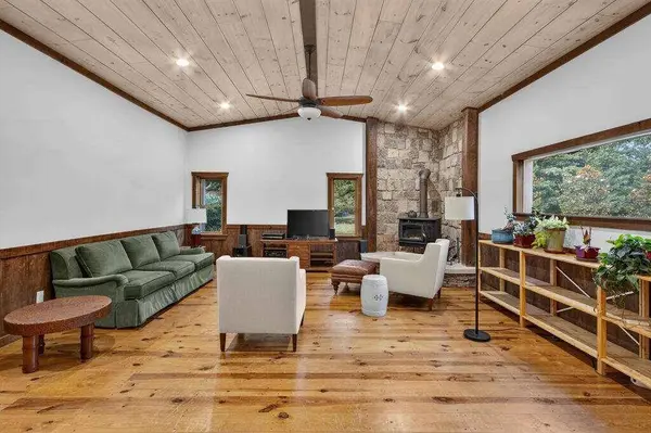 210 W Pierceville RD W, Mccaysville, GA 30555