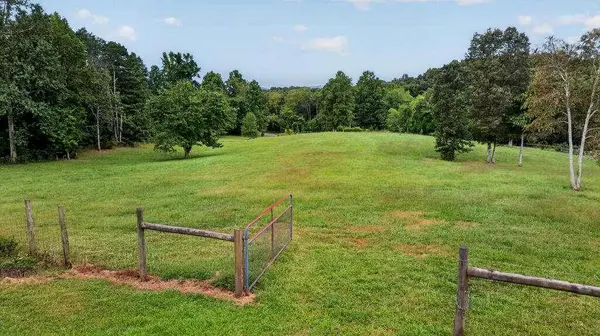 210 W Pierceville RD W, Mccaysville, GA 30555