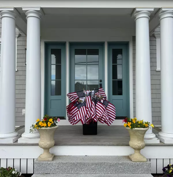 Honoring Heroes, Ushering in Summer: A Memorial Day Weekend Tradition