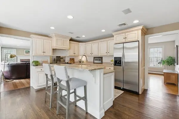 1 Harvest Dr, Kingston, MA 02364