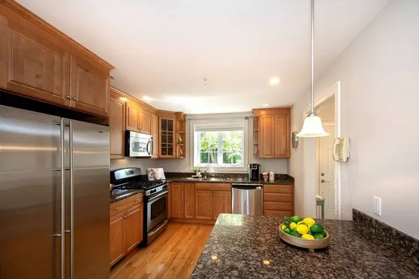 15 Maple Ln #15, Marshfield, MA 02050