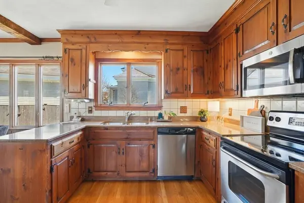 34 Sagamore Rd, Duxbury, MA 02332