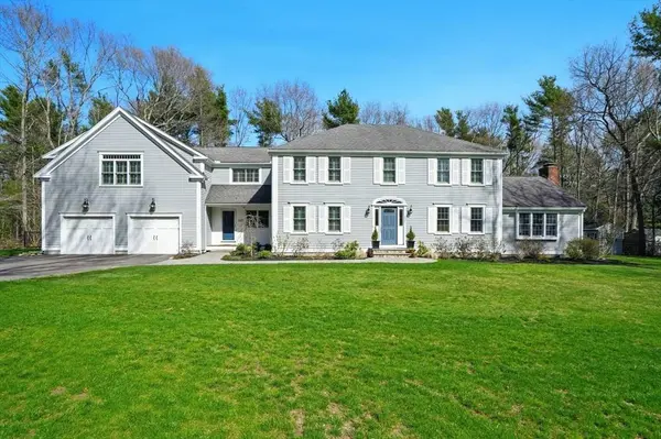 121 Forest St, Duxbury, MA 02332