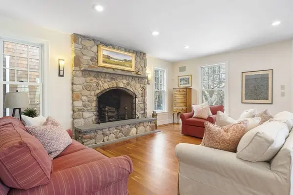 251 Standish St, Duxbury, MA 02332