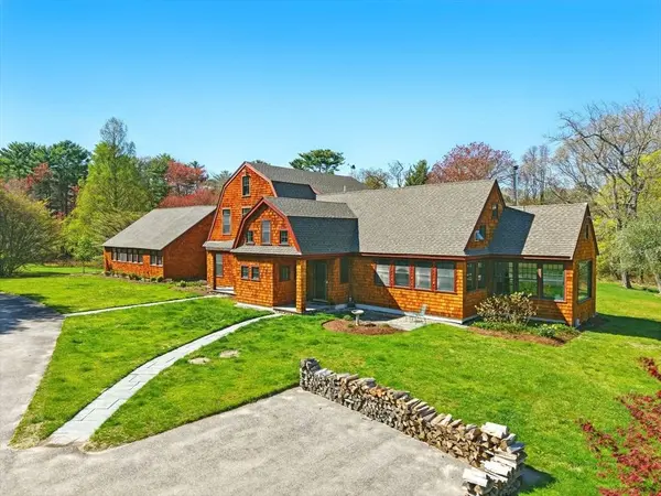 251 Standish St, Duxbury, MA 02332