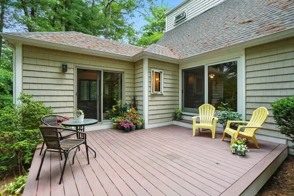 28 Pine St, Duxbury, MA 02332