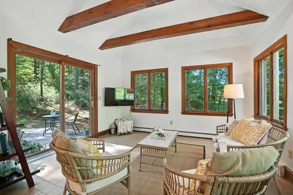 28 Pine St, Duxbury, MA 02332