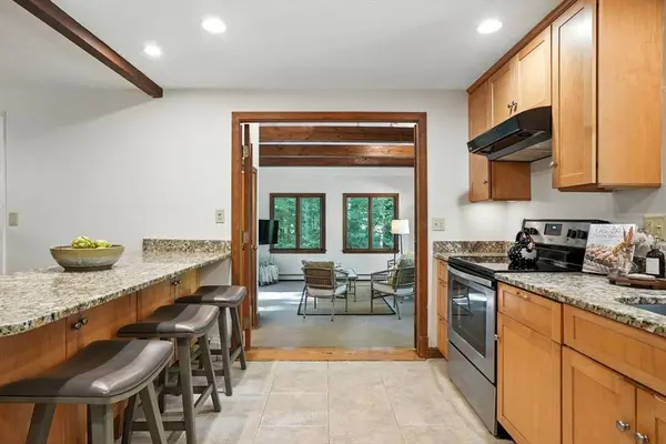 28 Pine St, Duxbury, MA 02332