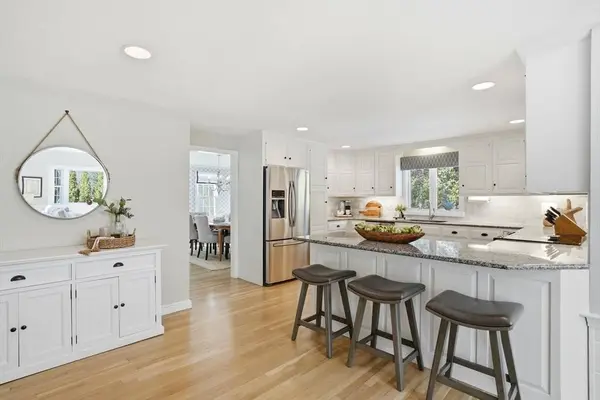11 Simmons Dr, Duxbury, MA 02332