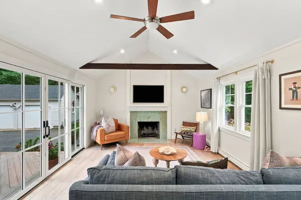 615 Franklin St, Duxbury, MA 02332