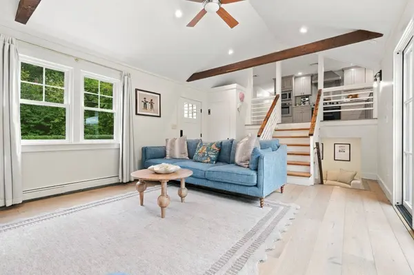 615 Franklin St, Duxbury, MA 02332