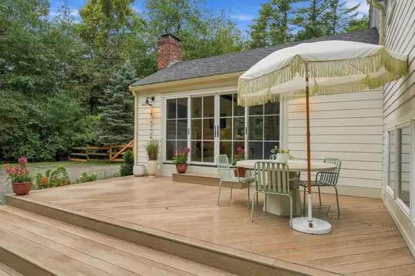 615 Franklin St, Duxbury, MA 02332