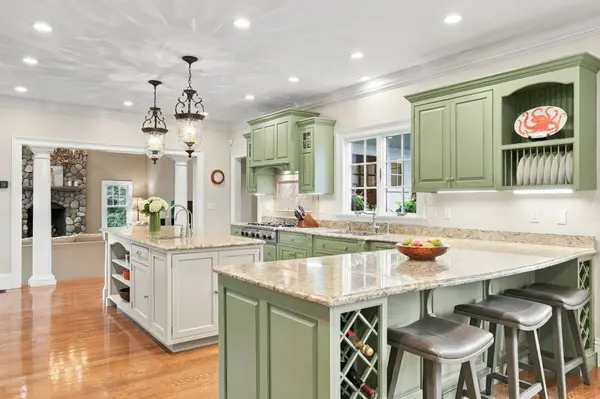 180 Surplus St, Duxbury, MA 02332