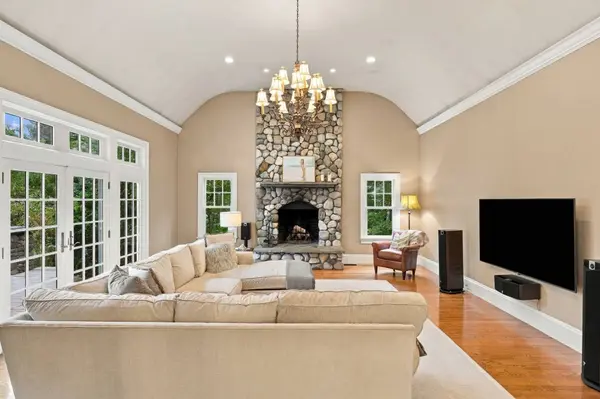 180 Surplus St, Duxbury, MA 02332