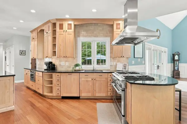 20 Hillside Ln, Duxbury, MA 02332