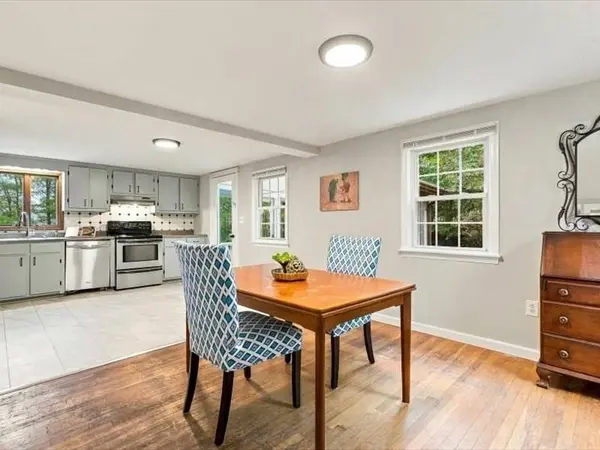 109 Pleasant St, Plympton, MA 02367