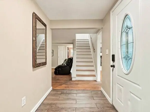 109 Pleasant St, Plympton, MA 02367