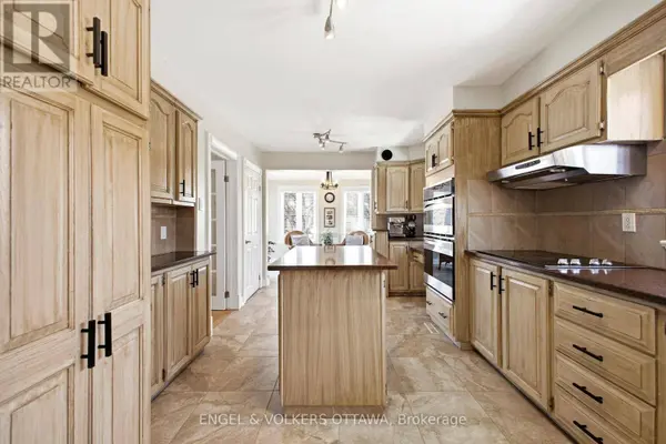 1495 BELCOURT BOULEVARD, Ottawa, ON K1C1M3