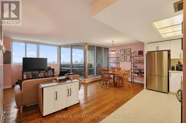 530 Laurier AVE West #PH5, Ottawa, ON K1R7T1