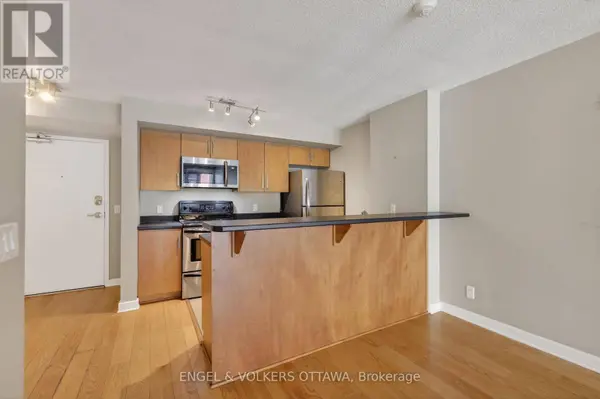 138 Somerset ST West #604, Ottawa, ON K2P0A3