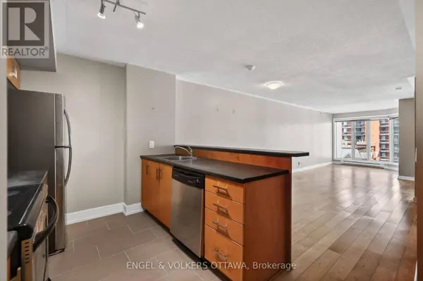 138 Somerset ST West #604, Ottawa, ON K2P0A3