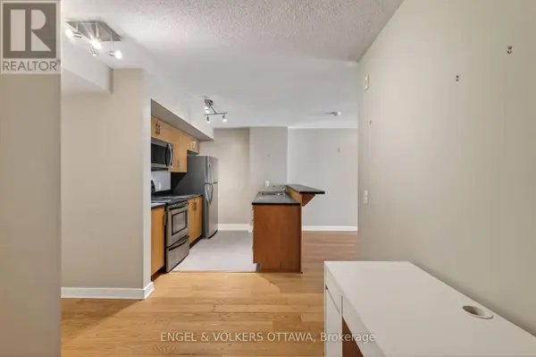 138 Somerset ST West #604, Ottawa, ON K2P0A3