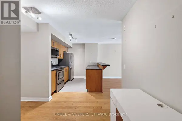 138 Somerset ST West #604, Ottawa, ON K2P0A3