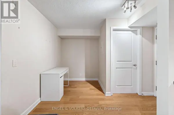 138 Somerset ST West #604, Ottawa, ON K2P0A3