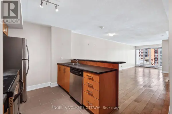 138 Somerset ST West #604, Ottawa, ON K2P0A3