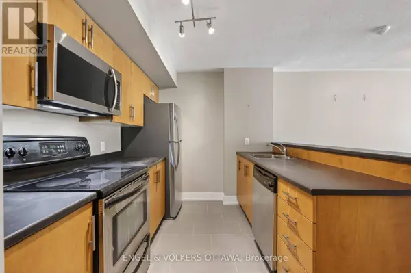 138 Somerset ST West #604, Ottawa, ON K2P0A3