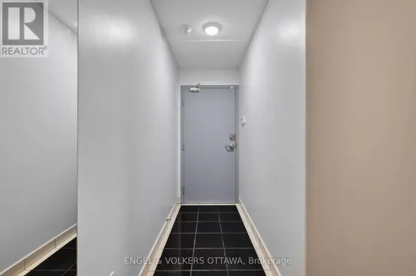 475 Laurier AVE West #1007, Ottawa, ON K1R7X1
