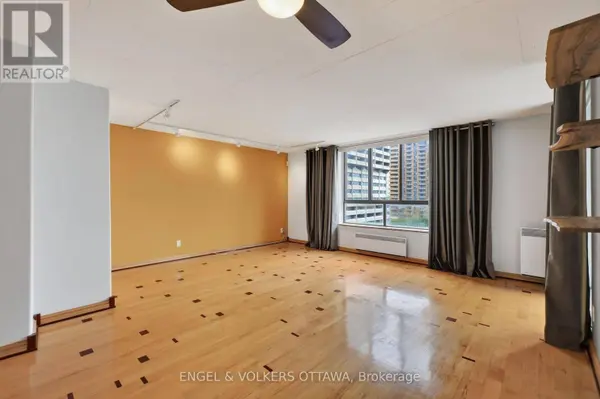 475 Laurier AVE West #1007, Ottawa, ON K1R7X1