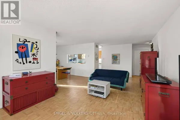 40 Arthur ST #203, Ottawa, ON K1R7T5