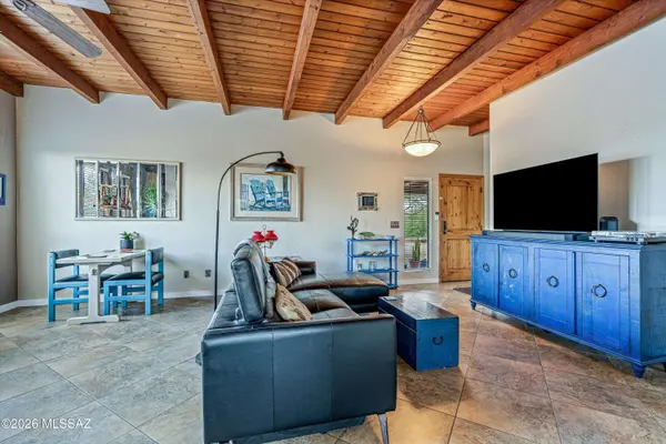 8220 N Placita Sur Oeste, Tucson, AZ 85741