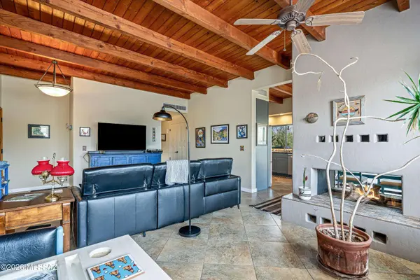 8220 N Placita Sur Oeste, Tucson, AZ 85741
