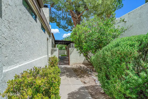 7357 E Cascada Cir, Tucson, AZ 85715