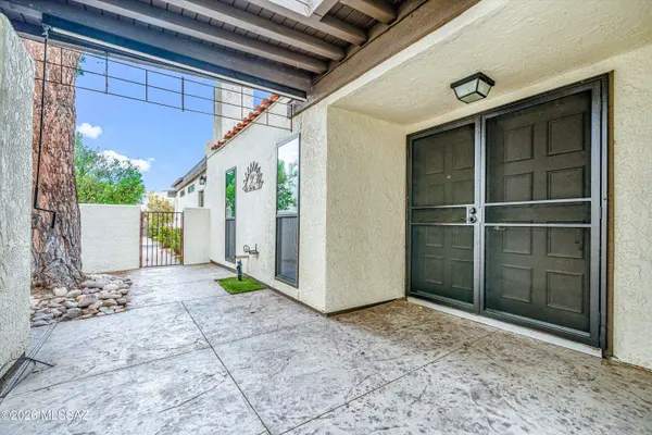 7357 E Cascada Cir, Tucson, AZ 85715