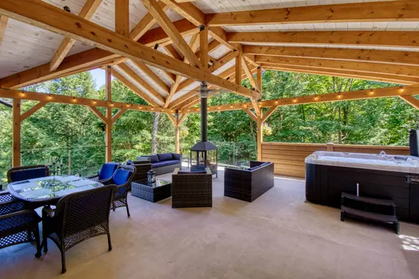 2611 Ch. du Village, Mont-tremblant, QC J8E1E9